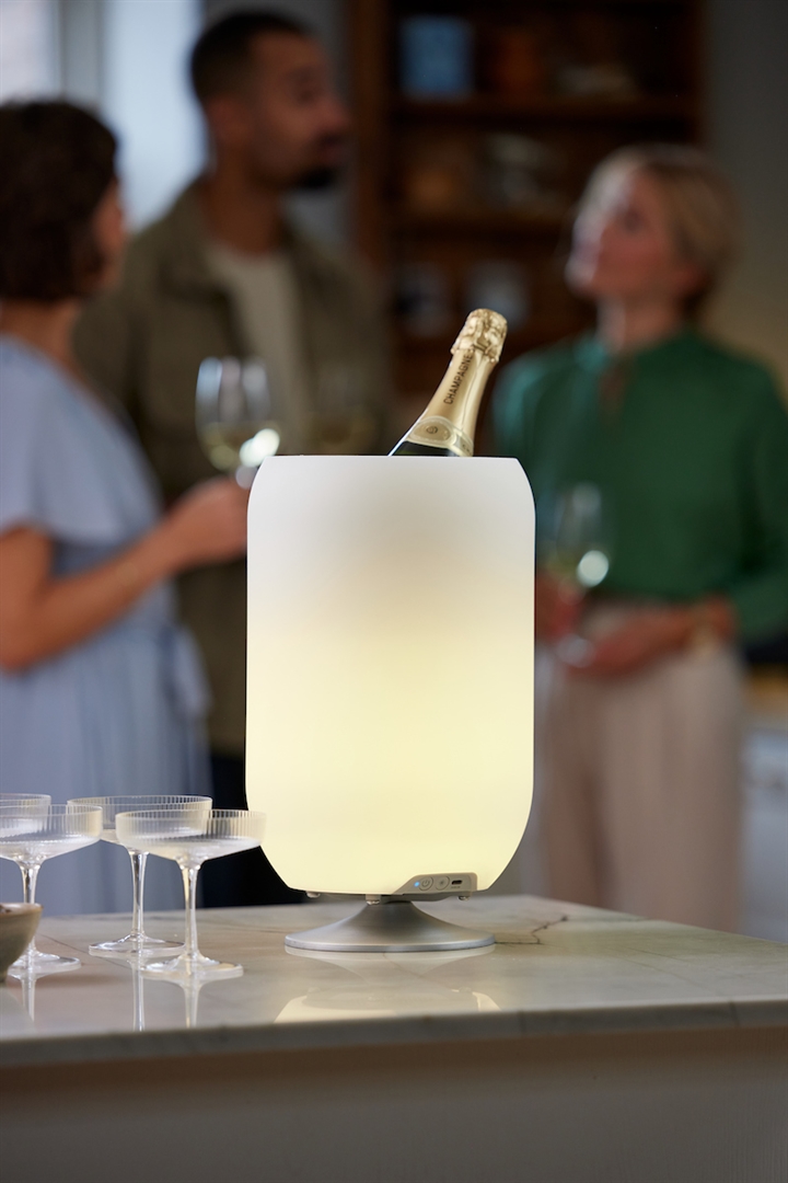 Atmos LED lampe m/højtaler & drinks køler, børstet sølv